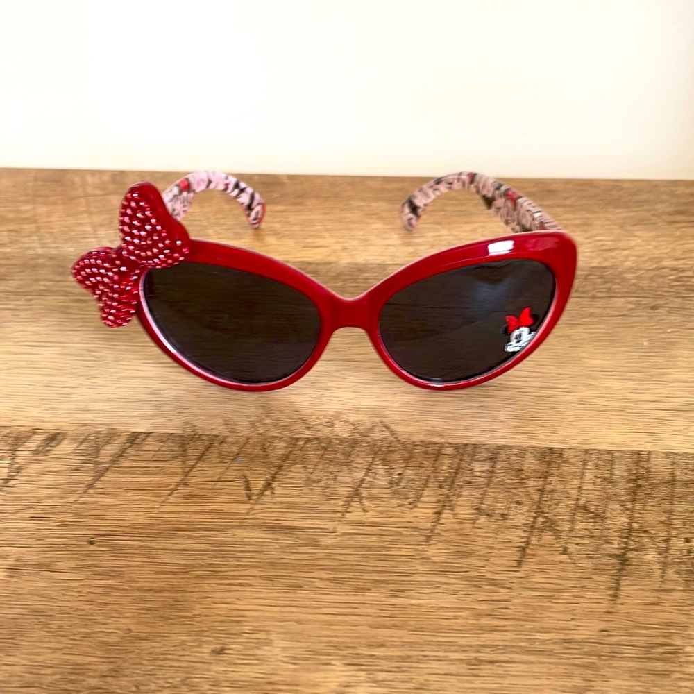 Minnie Mouse sunglasses